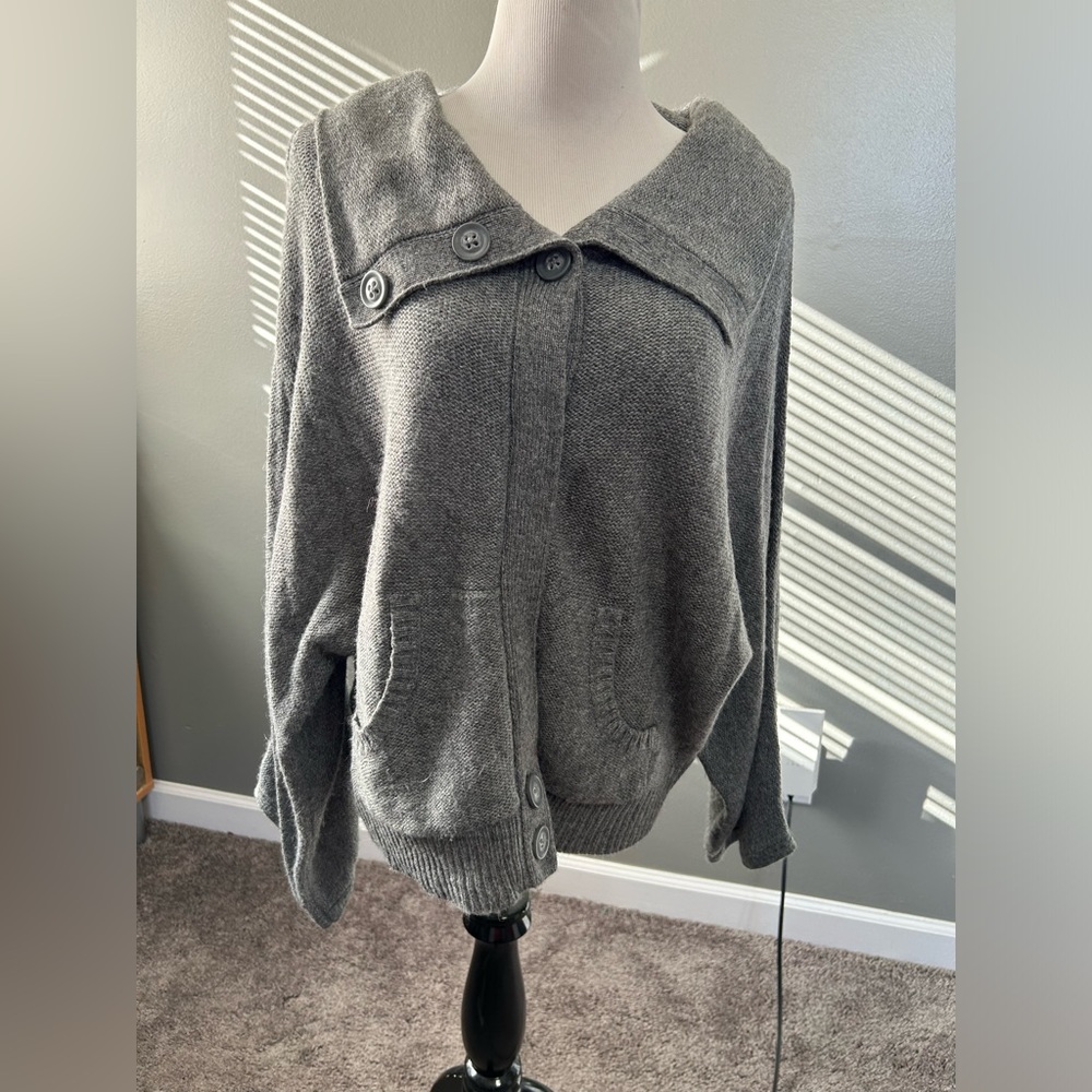 a.n.a women’s extra large button up front knit sweater with wide sleeves, gray